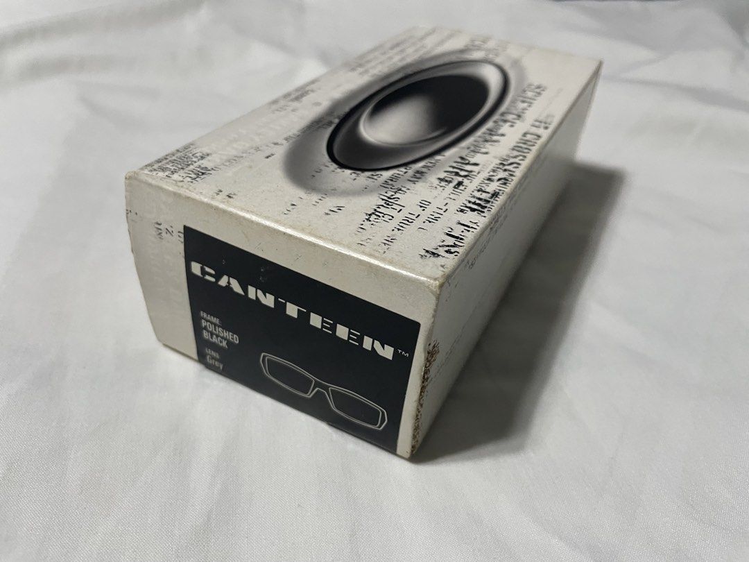 Oakley Canteen 1.0 (Category: Sunglasses & Eyewear) located in Marikina City. Submitted by cicconecon (Listing ID 1454438062, Image 2). Description: Oakley Canteen 1.0 Authentic. Guaranteed. Color: Polished Black Lens: Grey Issue: Left lens facing you, have chips but replaceable. RFS: Decluttering.