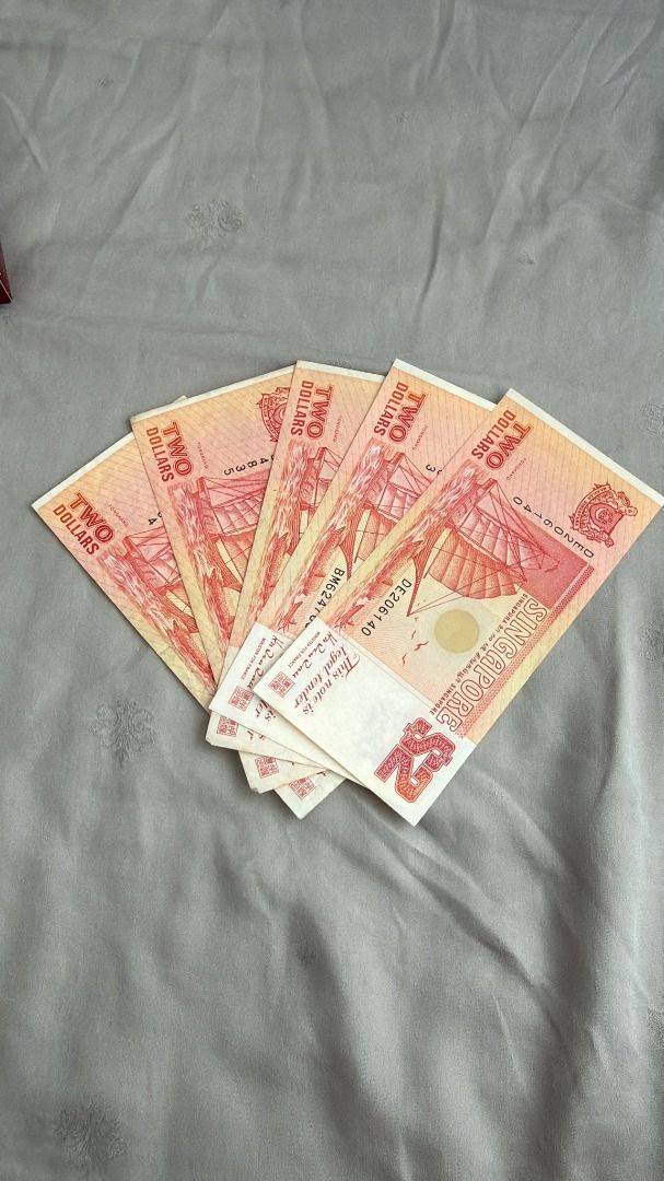 Old notes (Category: Currency) located in Singapore. Submitted by darrylphan10059 (Listing ID 1454530957, Image 2). Description: Set of 1 and 2 dollar, dm with best price Current Available: 5 pieces $2 boat 13 pieces $1 boat 22 pieces $1 bird.