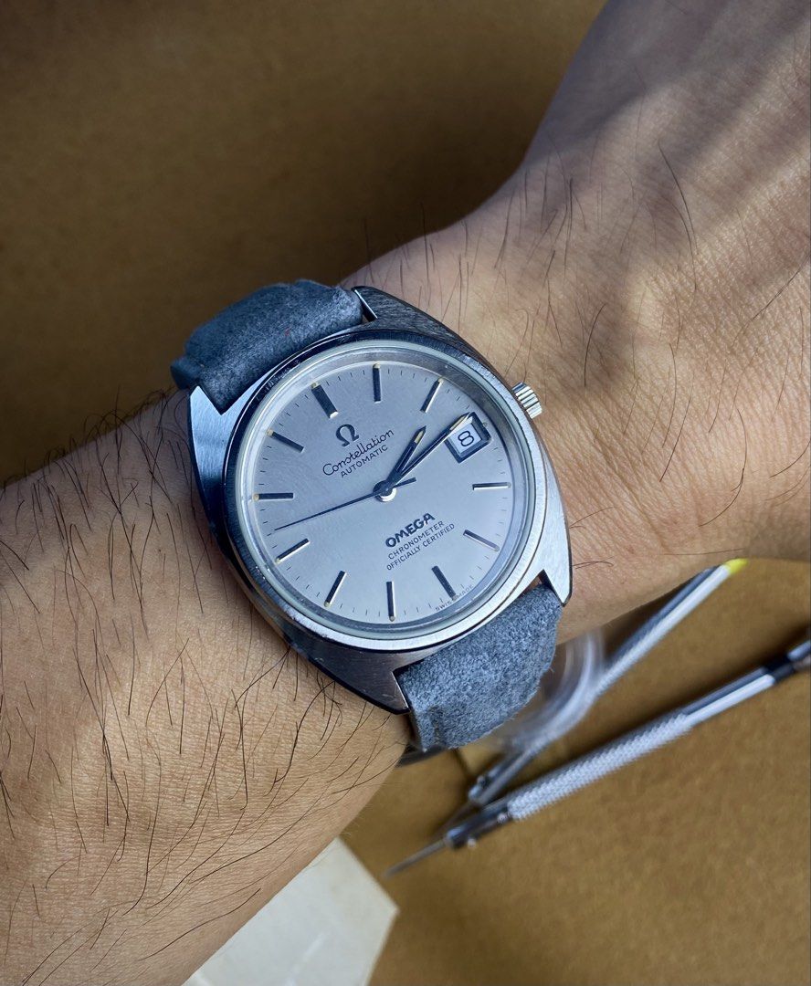 Omega Constellation C-Case vintage automatic watch - 1972 (Category: Men's Watches) located in Mandaluyong City. Submitted by watchcraftph (Listing ID 1454432974, Image 2). Description: ❗️For Sale ❗️ [ON HAND] Omega Constellation C-Case Automatic Vintage watch Reference : 168.056 Year: 1972 Genuine Pre-owned Vintage Watch Spec Sheet: ✔️35mm stainless steel case including ✔️40.5mm lug to lug ✔️Omega cal 1011 automatic movement ✔️Replacement strap 