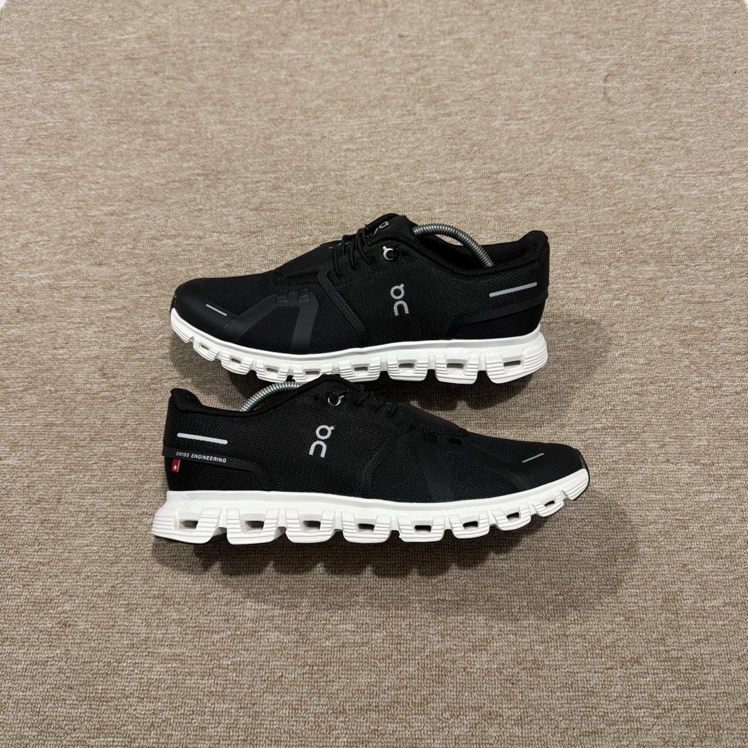 ON CLOUD 6 BLACK WHITE (Category: Sneakers) located in Cebu City. Submitted by cjayzuno04940 (Listing ID 1454554847, Image 1). Description: ON CLOUD 6 BLACK WHITE ORIGINAL✅ US MENS-11 EUR-45 CM-29 EXCELLENT CONDITION.