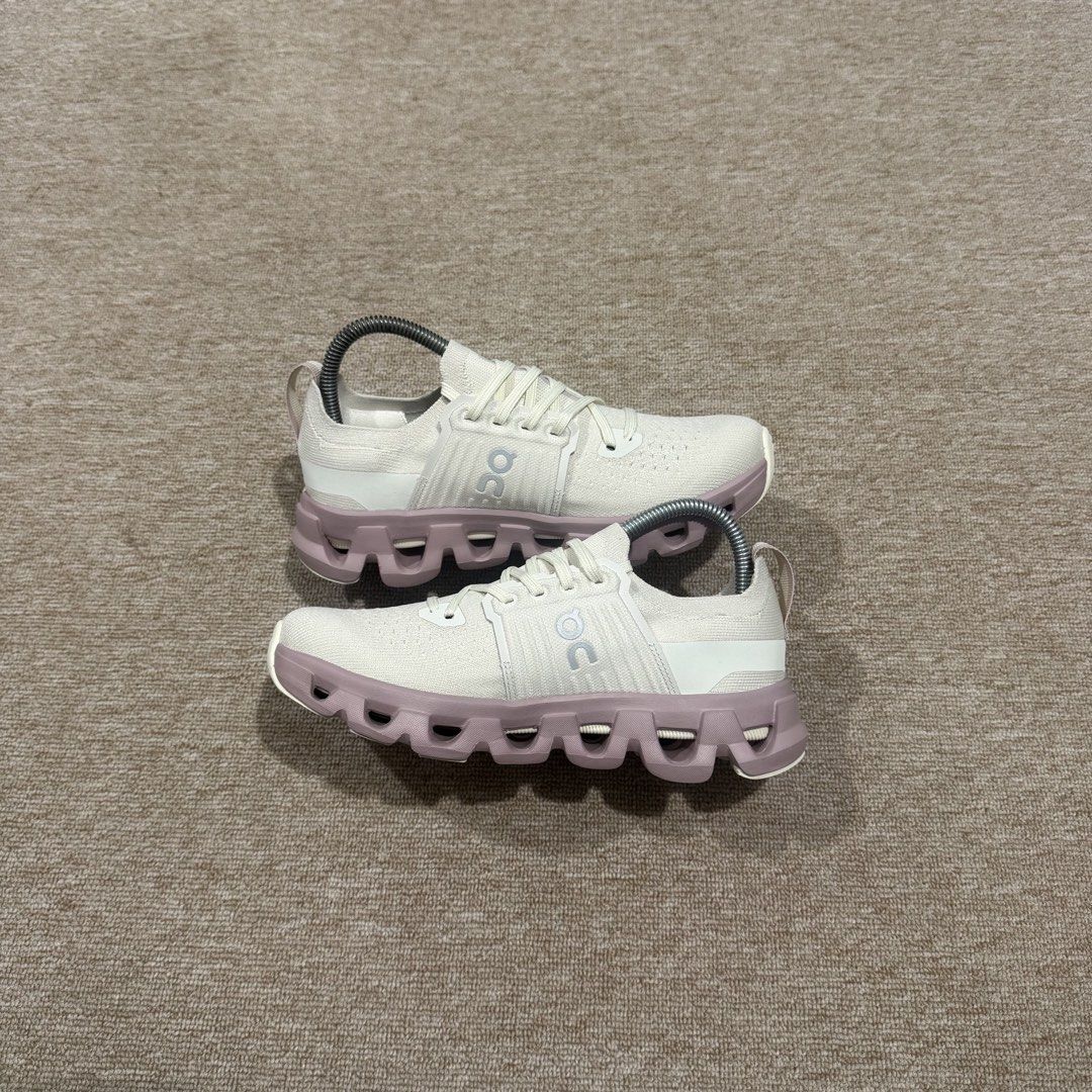 ON CLOUD SWIFT PEARL MAUVE (Category: Sneakers) located in Cebu City. Submitted by cjayzuno04940 (Listing ID 1454555081, Image 3). Description: ON COUD SWIFT PEARL MAUVE ORIGINAL✅ US WOMENS-7 EUR-38 CM-24 EXCELLENT CONDITION.