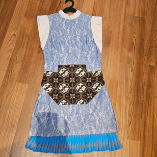 (Category: ) located in . Submitted by fashionistadeclutter (Listing ID 1454442479, Image 1). Description: .