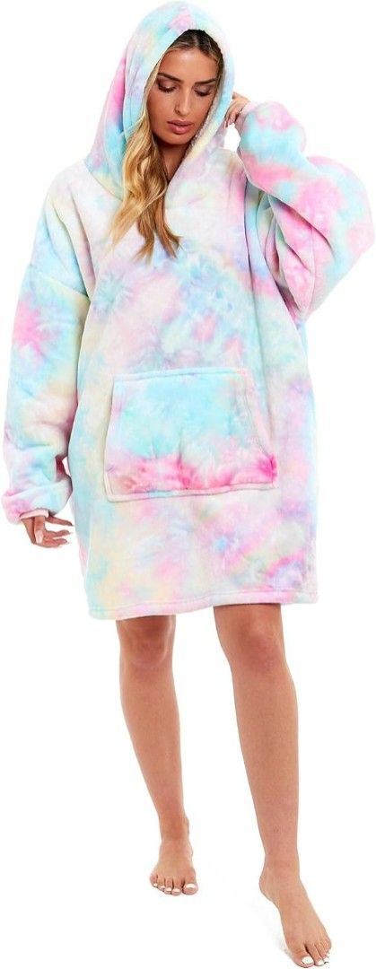 Oversize blanket hoodie unisex (Category: Coats, Jackets and Outerwear) located in Batangas. Submitted by yanaspreloved1 (Listing ID 1454517806, Image 1). Description: unisex oversize hoodie blanket actual picture 3rd picture .