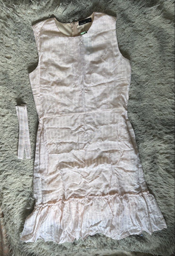 Paperdolls Dress (Category: Dresses) located in Mandaluyong City. Submitted by 1hapimaki (Listing ID 1454394752, Image 1). Description: .