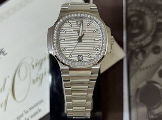 (Category: ) located in . Submitted by platintimepieces (Listing ID 1454435959, Image 1). Description: .