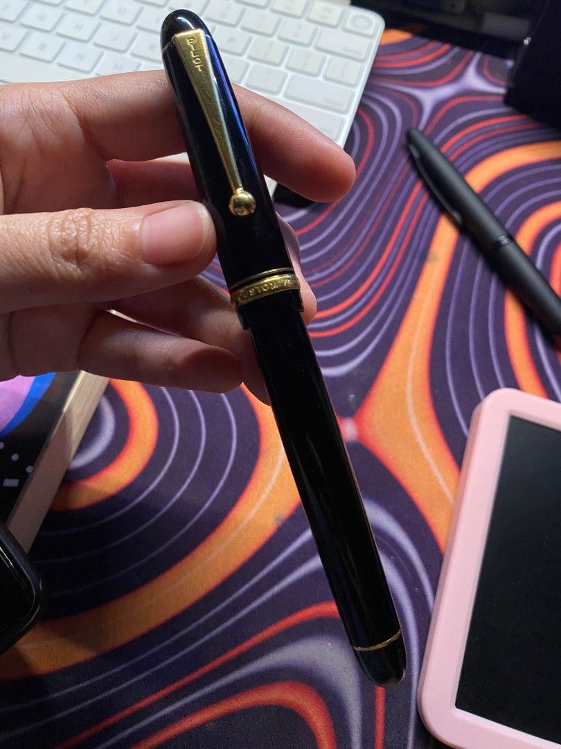 Pilot Custom 74 - 14k Medium Size Nib (Category: Stationery & School Supplies) located in Tarlac. Submitted by dylansum (Listing ID 1454465456, Image 2). Description: Pilot Custom 74 with a 14k gold (No. 5) Medium-sized Nib. -great first 14k gold nib for those just starting in the hobby. -very smooth writer, doesn't skip and resistant from drying up. -no noticeable cracks or stain on the exterior. there are minor scuffs in close up inspection, ot