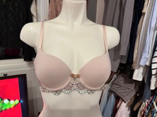 (Category: ) located in . Submitted by lookgoodalways (Listing ID 1454462275, Image 1). Description: .