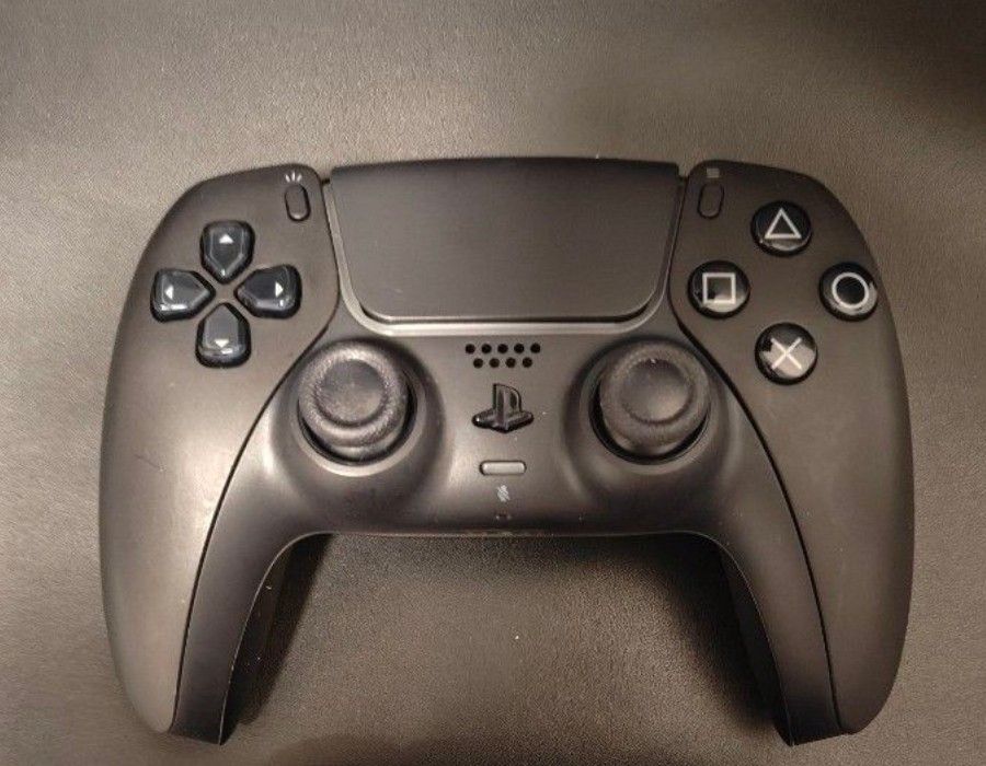 Playstation 5 Controller (Category: Controllers) located in Singapore. Submitted by nethensnail (Listing ID 1453932321, Image 1). Description: black ps5 controllers for sale, helping people to sell. controllers is about a year old. all buttons working , can connect and charge without issues. no stick drift selling at a fixed price , not open for negotiations. deal at clementi / nearby mrt stations or topup $3 for smartpac tracked mailing. thanks!