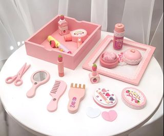 (Category: ) located in . Submitted by comehappyshoppingshopp (Listing ID 1454482073, Image 1). Description: .