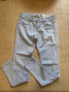 (Category: ) located in . Submitted by ls.closet (Listing ID 1454463011, Image 1). Description: .
