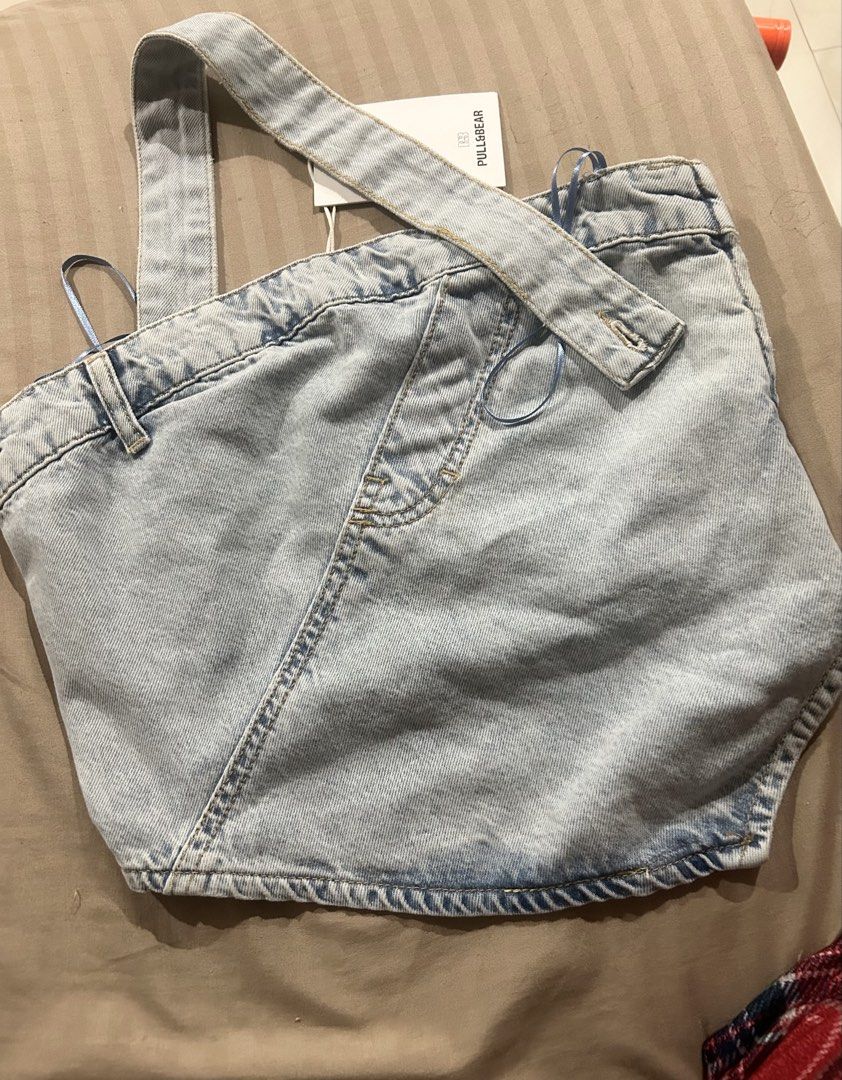 Pull&Bear (Category: Others Tops) located in Quezon City. Submitted by jocoronel (Listing ID 1454556209, Image 1). Description: .