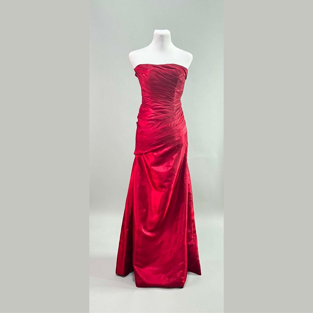 Red Satin Strapless Ruched Evening Gown (Category: Evening dresses & gowns) located in Bacolod City. Submitted by kellyvillanueva (Listing ID 1454441162, Image 1). Description: Can fit S-M. I can alter your gown accordingly depending on the gown’s capacity. Just message me :) Photo attached is the actual photo of the gown taken by me..