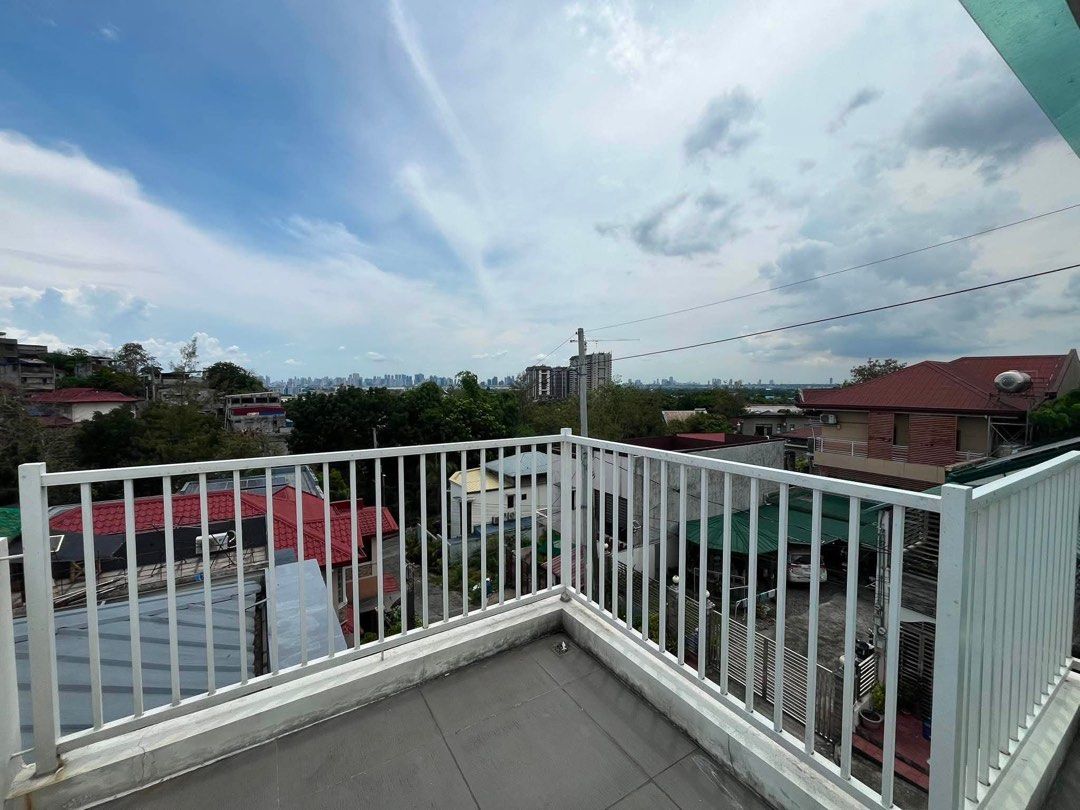 Ridgemont Executive Village (Category: House & Lot) located in Taytay. Submitted by hannacruz20 (Listing ID 1454552307, Image 3). Description: 🏡 FOR SALE: PRE-OWNED MODERN DUPLEX HOUSE WITH INCOME POTENTIAL 📍 Ridgemont Executive Village, Cainta/Taytay, Rizal ✅ Flood-free area 📍 Prime location directly in front of Sierra Valley Condominium 🏠 DIRECT TO OWNER 📋 PROPERTY DETAILS 📐 Lot Area: 150 sqm 🏠 Floor Area: 275 sqm 🚗 2-Car Garage ✨ Pre-O