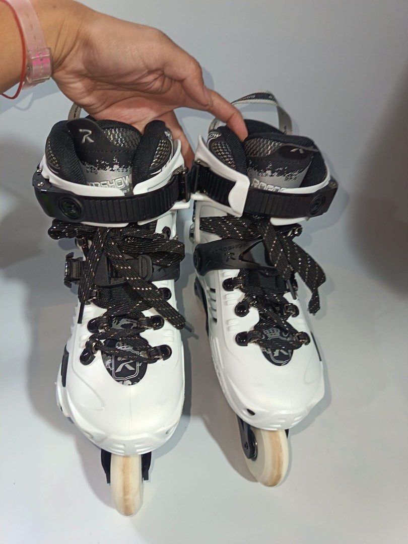 ROADSHOW RX5S Inline Skates EUR 37 White (Category: Skates, Rollerblades & Scooters) located in Baguio. Submitted by beygyuu (Listing ID 1454402592, Image 2). Description: - ROADSHOW RX5S inline skates - Color: White - Size: EUR 37 - Features: Sturdy build, smooth-rolling wheels, secure lace and buckle closures - Ideal for: Cruising and learning new tricks - Ready for your next skate session! -6k po original price niyan.