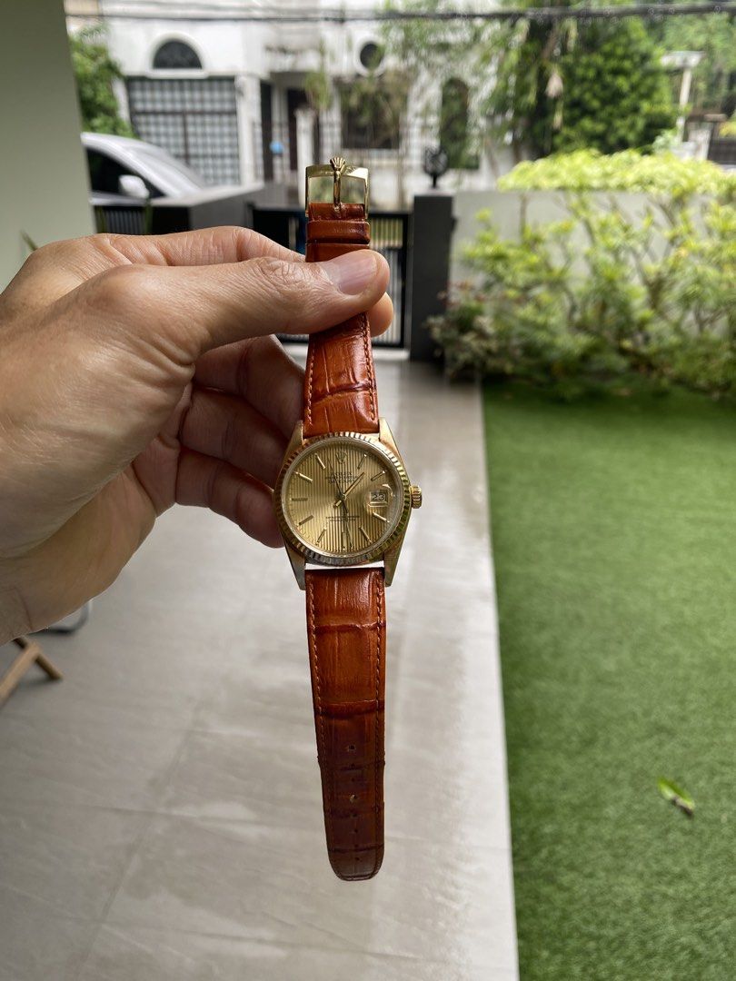Rolex datejust 36 solid gold (Category: Luxury Watches) located in Manila. Submitted by drewsandel (Listing ID 1454464049, Image 1). Description: For sale / for trade 1985 good for birth year Rolex datejust Classic dress watch 36mm 18k solid yellow gold Sapphire glass Quick set date 16018 Tapestry dial Original gold buckle New service 2026 Rare collection 750k.