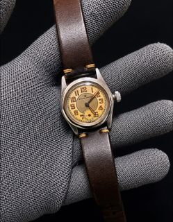 (Category: ) located in . Submitted by fitribrandedwatches (Listing ID 1454498146, Image 1). Description: .