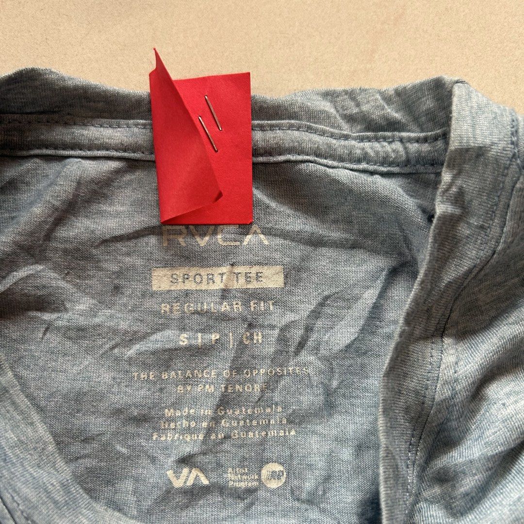 Rvca shirt 🥵 (Category: Activewear) located in Jinoba-an. Submitted by eegiboy (Listing ID 1454407052, Image 2). Description: Wts: Rvca Sport tee🔥 Medium best fit 🥵 Dimes:20/27 Excellent condition 🥰 450plussf Dm me if interested 📩 Thankyou🙏😇.