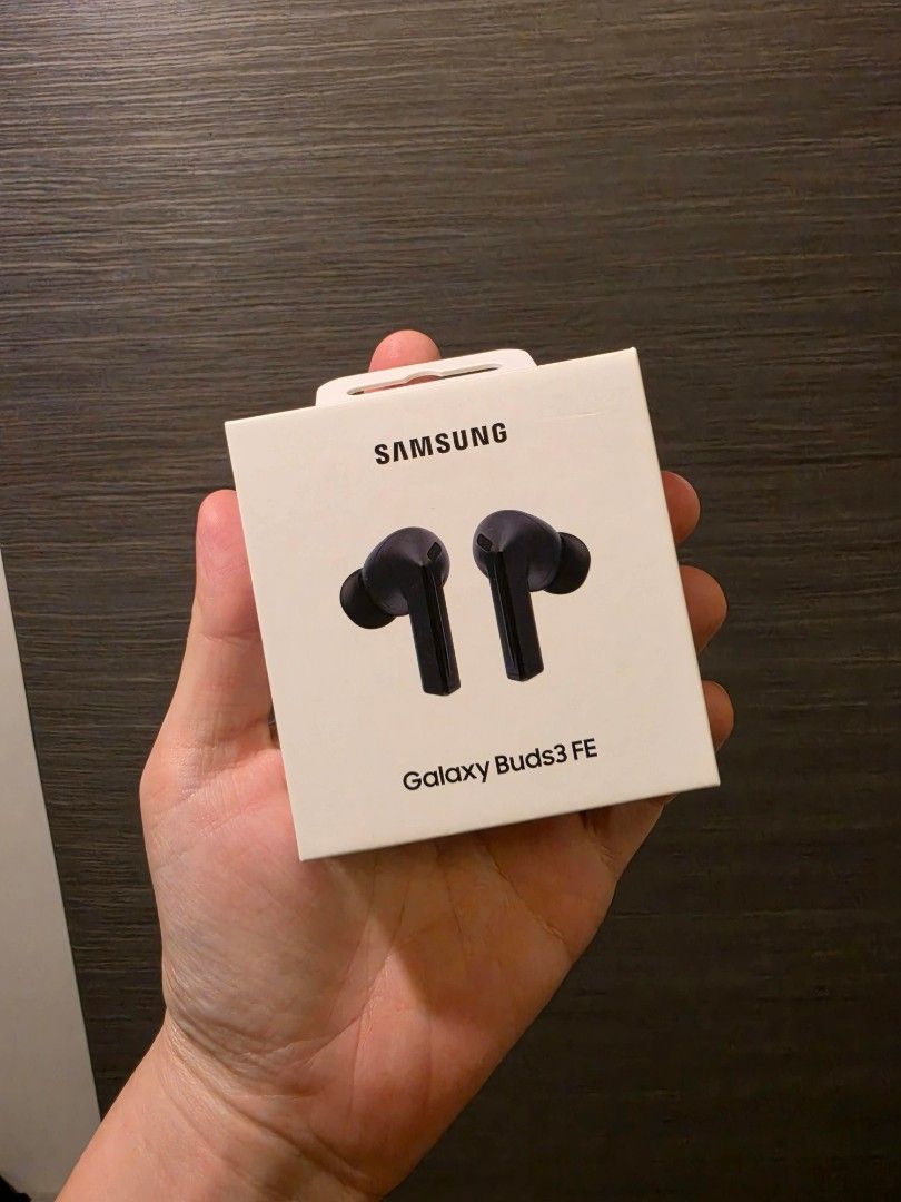 Samsung Galaxy Buds 3 FE Wireless Earbuds (Category: Earphones) located in Manila. Submitted by yhinyhang (Listing ID 1454536726, Image 1). Description: 50 percent off!!! Samsung Galaxy Buds 3 fe brandnew sealed from samsung! 6990 srp bnew selling 3490 php nlng. Last 7pcs only - Samsung Galaxy Buds 3 FE - Wireless earbuds - Available in Black and White - Experience great sound quality - Enjoy long battery life - Easy to pair with your devices - G