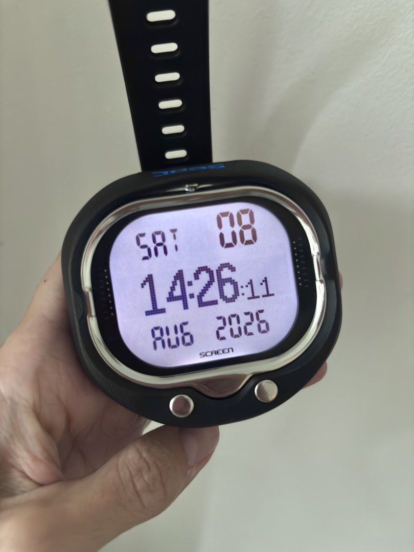 SEAC Screen Dive Computer (Category: Wearables & Smart Watches) located in Las Pinas. Submitted by kiwibum.closet (Listing ID 1454485250, Image 1). Description: - SEAC Dive Computer - 50 logged dives only, no scratches, still fresh! - Location: Paranaque/Las Pinas.