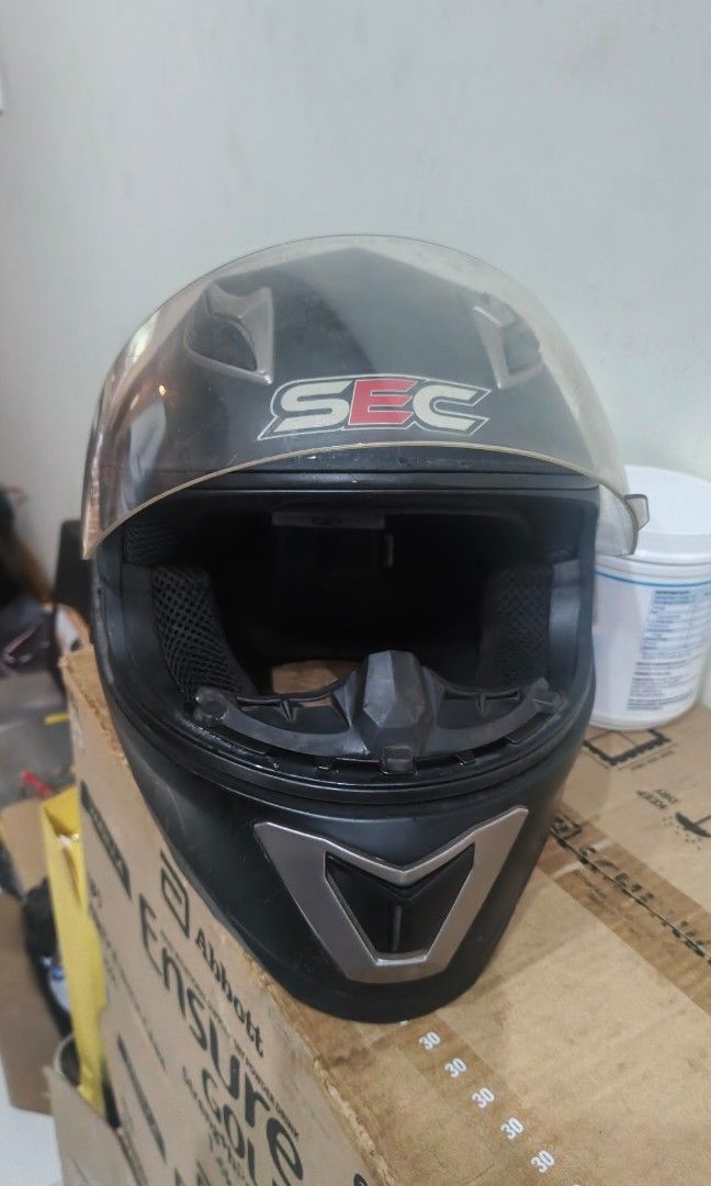 Sec helmet fullface medium. (Category: Helmets and other Riding Gears) located in Manila. Submitted by jessdtan1923449 (Listing ID 1454397195, Image 2). Description: almost brand new UsE only 4 x with mino can still pass as bnew pwede s maselan pwede meetup s sm north with 50 pamasahe only six months old come with sec bag and box and wqrqnty certificate all origina sec full face super strong against head on collision like buying brand new bought 