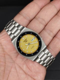 (Category: ) located in . Submitted by ars_watches (Listing ID 1454419279, Image 1). Description: .