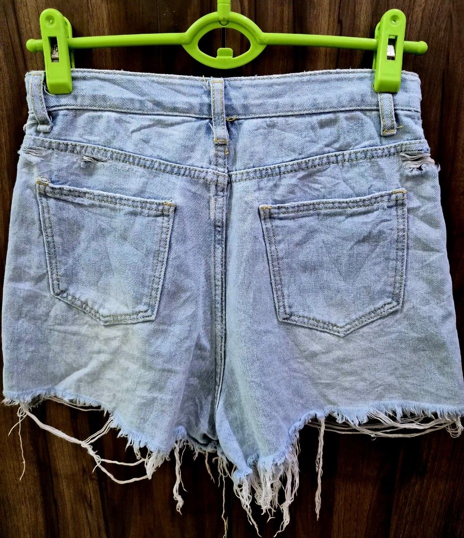 SELECTED UKAY (Category: Shorts) located in Cavite. Submitted by mayzenrah (Listing ID 1454423796, Image 2). Description: OKS PA PO.