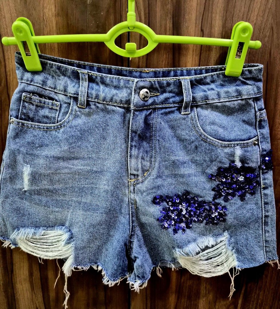 SELECTED UKAY (Category: Shorts) located in Cavite. Submitted by mayzenrah (Listing ID 1454424484, Image 1). Description: OKS PA.