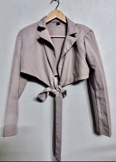 (Category: ) located in . Submitted by revivalcloset.co (Listing ID 1454508824, Image 1). Description: .