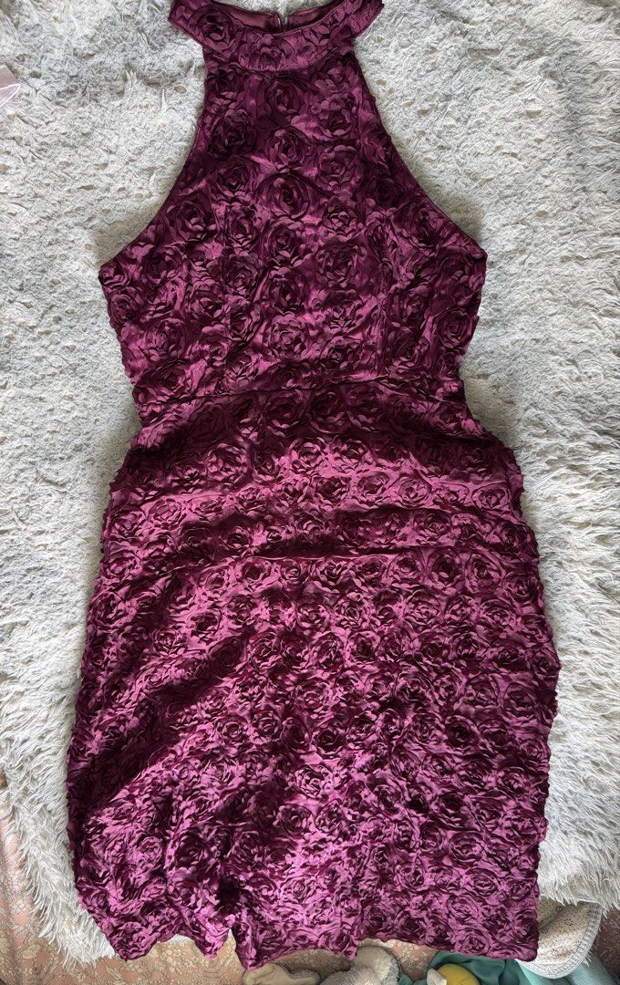 Shein Haltered Dress (Category: Evening dresses & gowns) located in Mandaluyong City. Submitted by 1hapimaki (Listing ID 1454395737, Image 3). Description: .