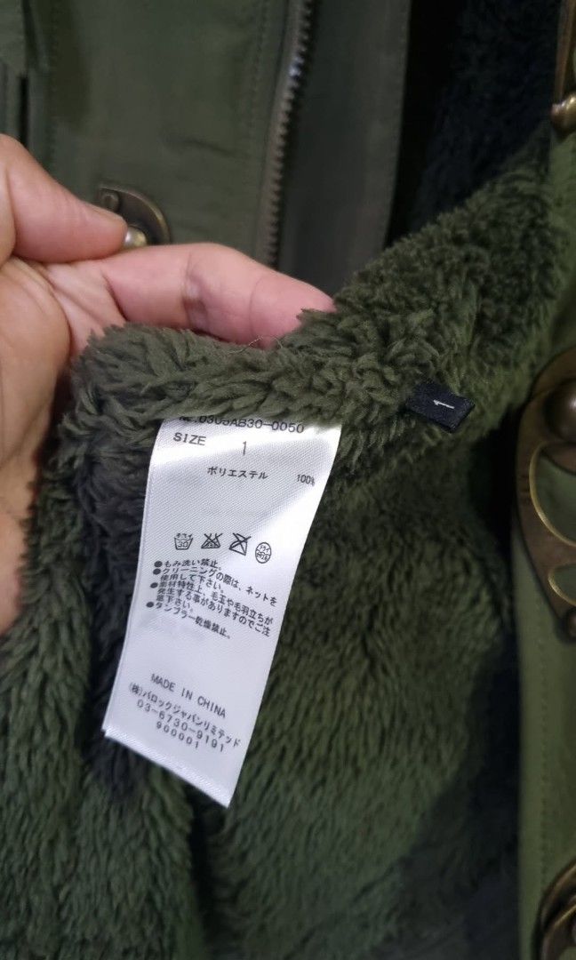 SLY MILITARY JACKET (Category: Coats, Jackets and Outerwear) located in Baguio. Submitted by selectioncorner93 (Listing ID 1454400878, Image 3). Description: SIZE 1. (18.5W 30L) LIKE NEW CONDITION NOTE: DETACHABLE FUR & INNER FLEECE.