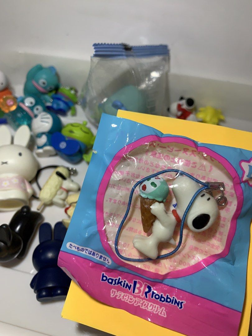 Snoopy Baskin Robbins phone charm keychain (Category: Character Goods) located in Rizal. Submitted by heypapermoon (Listing ID 1448527064, Image 3). Description: Snoopy phone charm keychain - Without plastic: 100.00 each - Baskin Robbins (sealed): 150.00 Never been used Manage your expectation RFS: declutter Message me here for any question regarding the item.