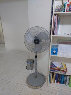 (Category: ) located in . Submitted by trash.to.treasure.to.take (Listing ID 1454519600, Image 1). Description: .
