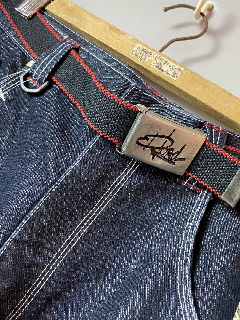 Straight Fit Jeans Here And There (Category: Jeans) located in Quezon City. Submitted by loloyz123 (Listing ID 1454509112, Image 3). Description: Straight Fit Jeans Here And There Condition: Very good Color rate: 10/10 Color: Blue/ Black Size: 176 L: 43 W: 15.5 leg opening: 10 inches.