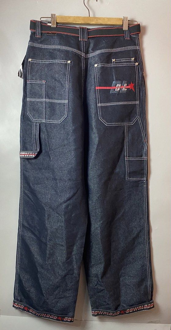 Straight Fit Jeans Here And There (Category: Jeans) located in Quezon City. Submitted by loloyz123 (Listing ID 1454509112, Image 1). Description: Straight Fit Jeans Here And There Condition: Very good Color rate: 10/10 Color: Blue/ Black Size: 176 L: 43 W: 15.5 leg opening: 10 inches.