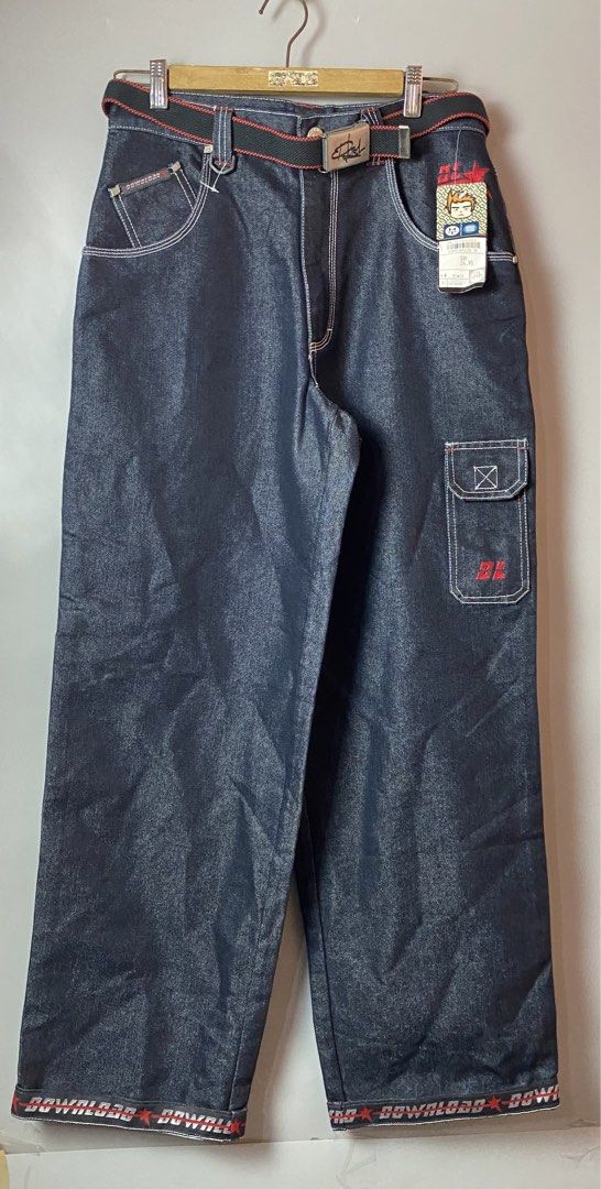 Straight Fit Jeans Here And There (Category: Jeans) located in Quezon City. Submitted by loloyz123 (Listing ID 1454509112, Image 2). Description: Straight Fit Jeans Here And There Condition: Very good Color rate: 10/10 Color: Blue/ Black Size: 176 L: 43 W: 15.5 leg opening: 10 inches.