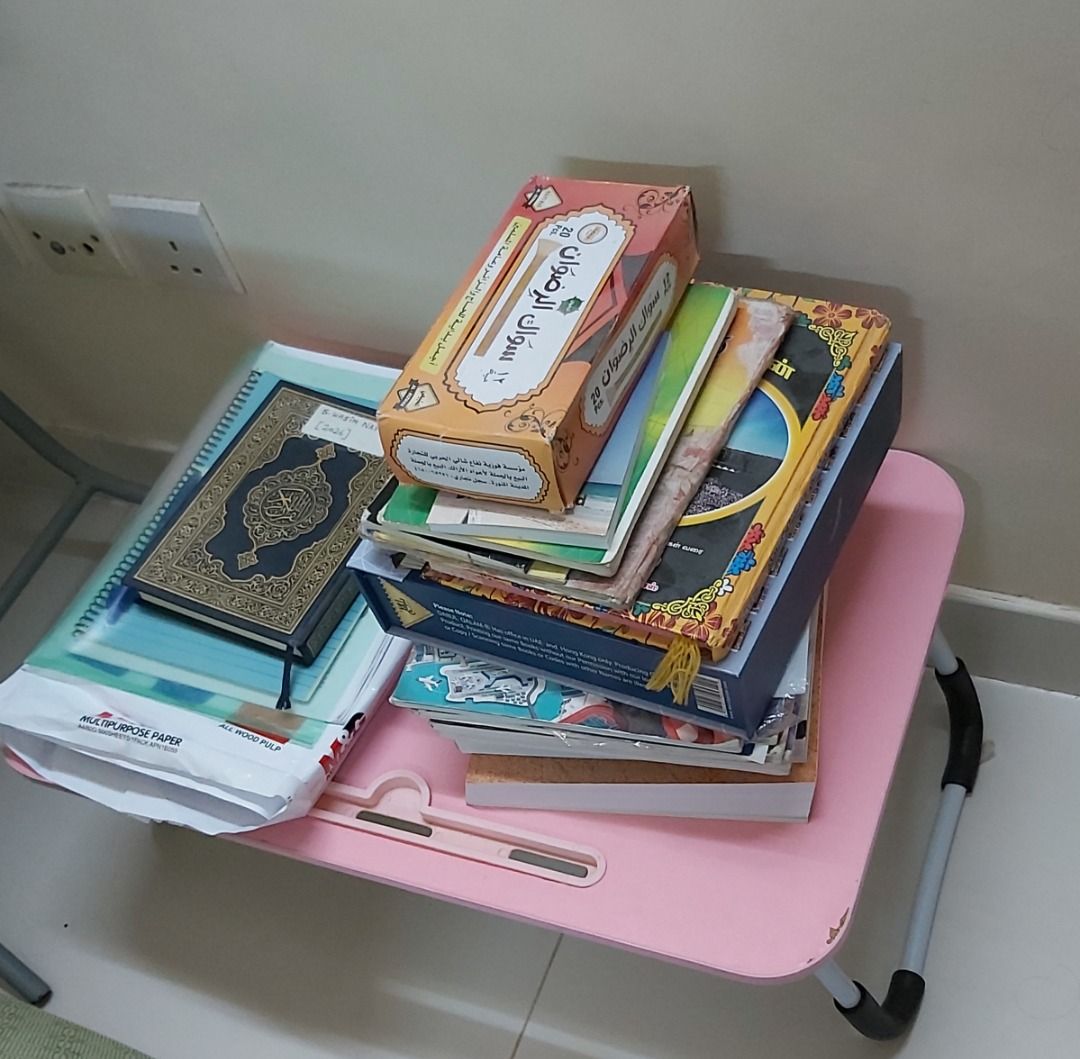 study table （分類：桌子）位於 Hong Kong。 由 wn.11 提交（商品編號 1454536999，圖片 1）。簡介： 。