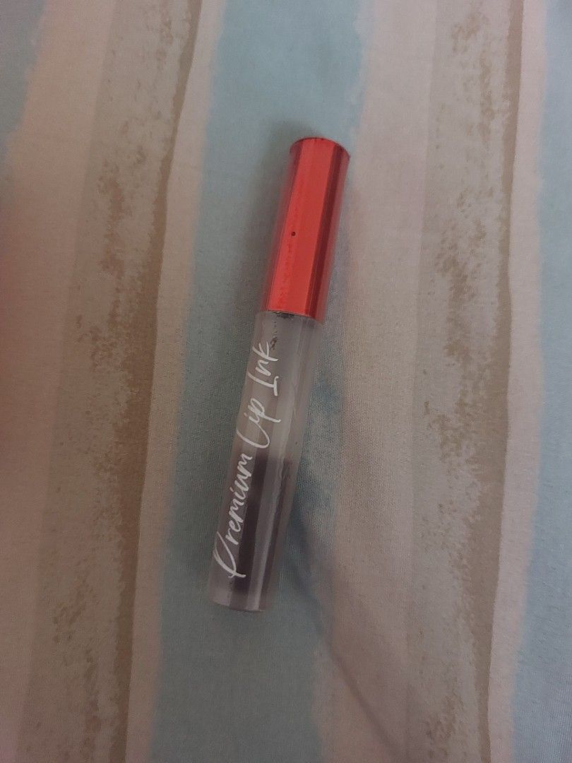Sugar Dolls Lip & Cheek Gel Tint Set (Category: Makeup) located in Malaybalay. Submitted by mags_sofia (Listing ID 1454495934, Image 3). Description: - Comes in a cute heart-shaped box - originally a trio set but there's only 2 unused bottles left - will also include a Midnight Truffle gel tint of the same brand - Shade: Sweet Scarlet, Cherry Jelly, Midnight Truffle (longer one) - Ideal for everyday wear - Lightly used, selling them because I don
