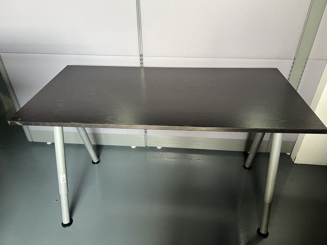 Table (Category: Tables & Sets) located in Singapore. Submitted by jacquelinequek54 (Listing ID 1454527003, Image 1). Description: Length 160cm x 80cm Width 2 pieces Extendable legs.