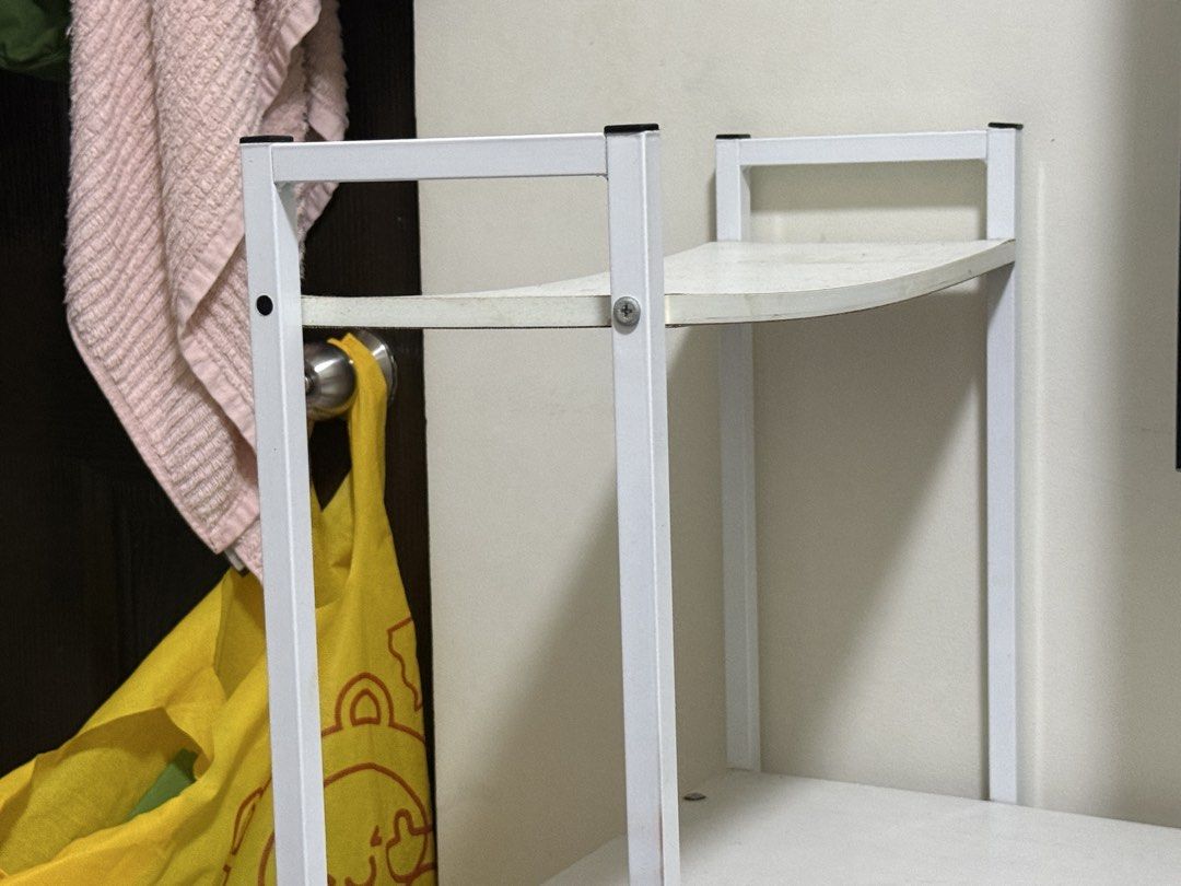 Table (Category: Tables & Sets) located in Manila. Submitted by isabelaaaai (Listing ID 1454553901, Image 3). Description: hello po baka may gustong bumili ng table na ito for ₱500 na lang. nab-bend yung paa sa kanan pero kaya pa nito maghold ng mga gamit. pwede lagyan ng anti-slip para di gumalaw. (see photo in last for proof na kaya pa patungan ng mga gamit). 📍parañaque pm or comment po. thanks 🙏.
