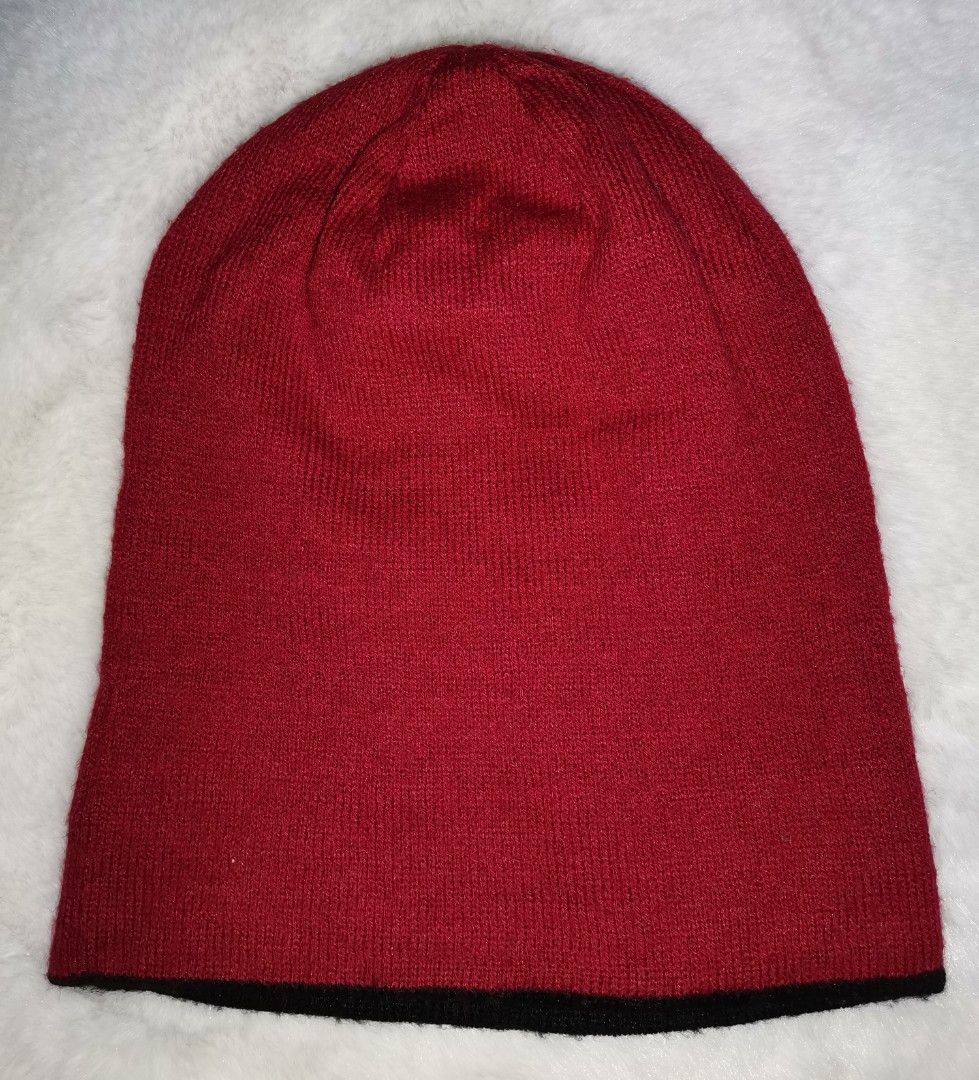 Terranova Rosso Red Beanie Hat Size S (Category: Hats & Beanies) located in Quezon City. Submitted by heybailey (Listing ID 1454431268, Image 1). Description: - Brand: Terranova - Color: Red - Size: S - Material: Knit - Features: Black trim at the bottom - Benefit: Keeps you warm.