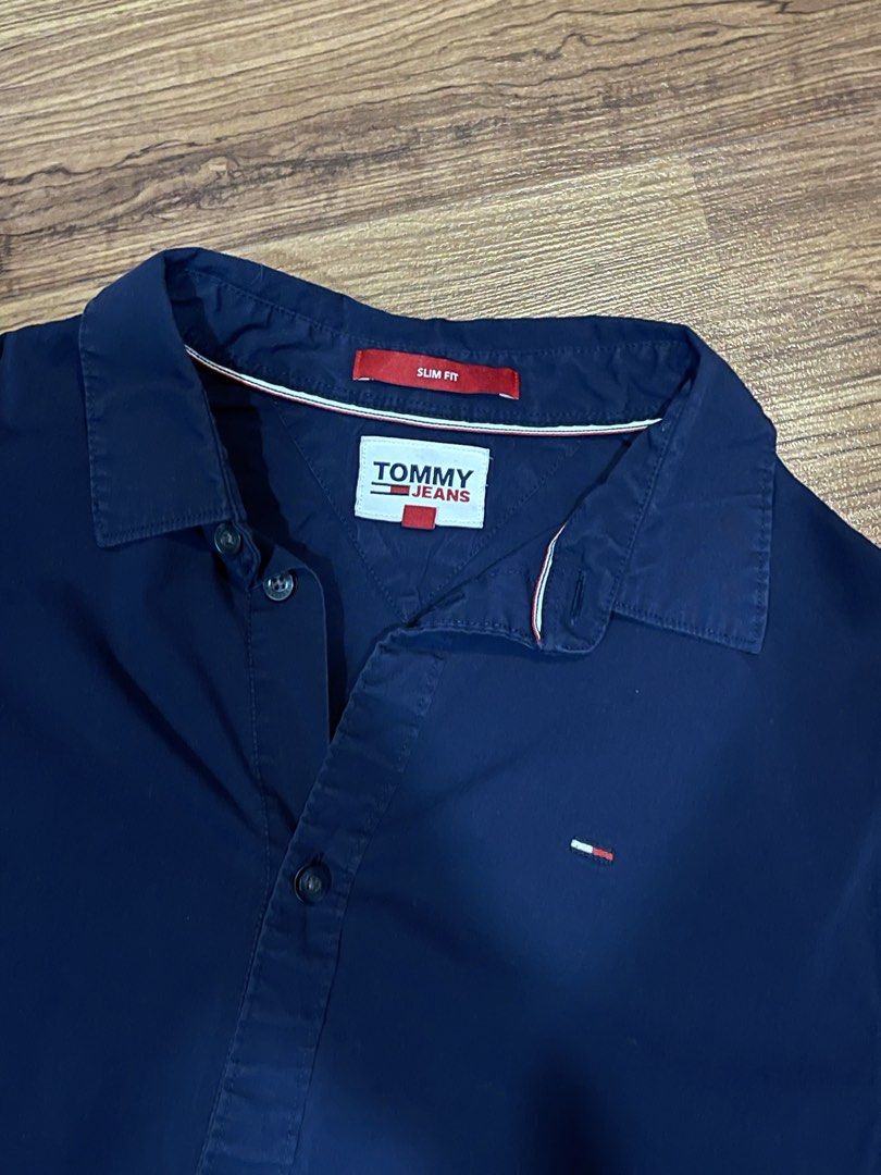 Tommy Jeans Slim Fit Long Sleeve (Category: Tshirts & Polo Shirts ) located in Baguio. Submitted by uszwk (Listing ID 1454544179, Image 1). Description: l- front: 26inch back: 28 inch w- 17inch.