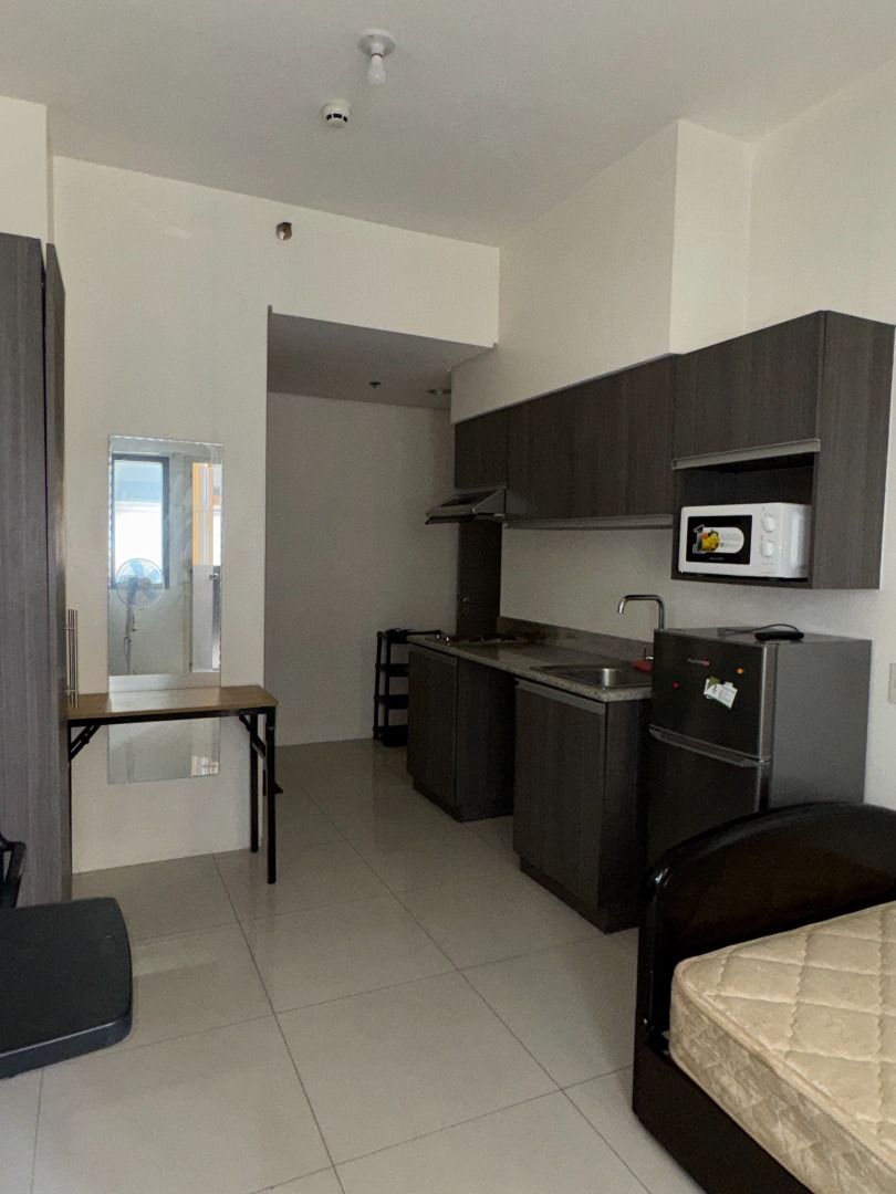 Torre Central Fully Furnished Solo Unit (Category: Apartments & Condos) located in Antipolo. Submitted by BONG.CHUA (Listing ID 1454554244, Image 2). Description: Unit Inclusions: rangehood 2-burner electric stove refrigerator microwave single bed aircon curtains 2-seater dining wardrobe and shelves water heater bidet Unit access: 1 access card 1 main door key 1 mailbox key 1 water card Building facilities: commercial hub reception lobby 24H secu