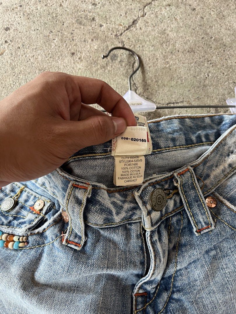 True Religion Boot Cut Shorts (Category: Shorts) located in Bacolod City. Submitted by eman_03 (Listing ID 1454387189, Image 3). Description: Women’s Size 28-30 Waistline Excellent Condition No issue.