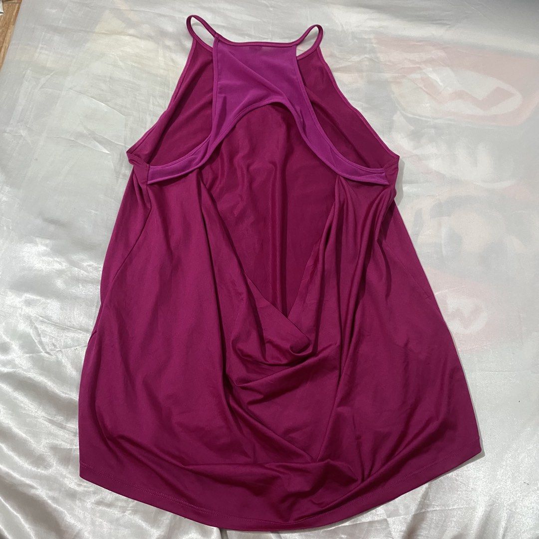 UNDERARMOUR SPORTS TANK (Category: Activewear) located in San Carlos. Submitted by finest_selection (Listing ID 1454520106, Image 2). Description: UA SPORTS TANK L ON TAG SUPER LIKE NEW; LIGHTWEIGHT.
