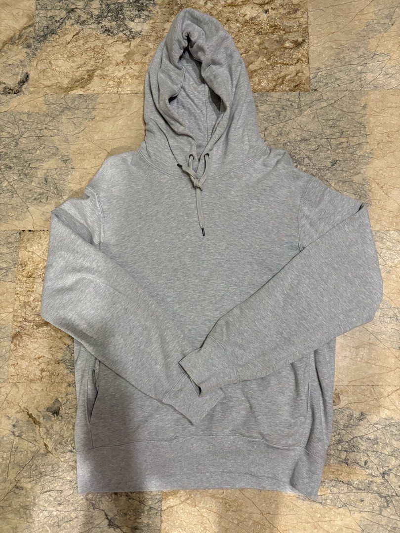 UNIQLO Sweat Pullover Long Sleeve Hoodie (Category: Coats, Jackets and Outerwear) located in Manila. Submitted by abuyforyou (Listing ID 1454550637, Image 1). Description: 10/10 condition, well-maintained. Worn only once. No flaws..