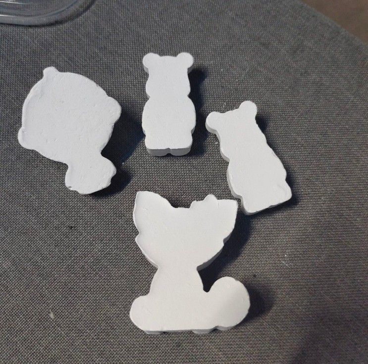 Unpainted Ceramic Figurines and Paint Pots Set (Category: Art & Prints) located in Quezon City. Submitted by dncpreloved (Listing ID 1454400698, Image 3). Description: - Set of unpainted figurines including cute bears and a cat. - Comes with a collection of small paint pots in various colors. - Ideal for arts and crafts projects. - Unleash your creativity and personalize your figures!.
