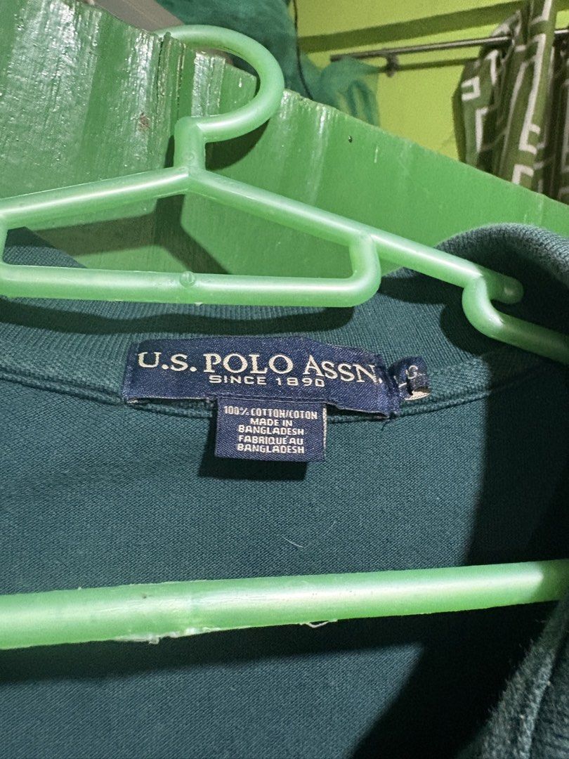 US Polo Assn Green Poloshirt (Category: Tshirts & Polo Shirts ) located in Manila. Submitted by jacebased (Listing ID 1454518936, Image 2). Description: 7/10 Discoloration on neck part but when fold not noticeable (can be dyed) Ironmarks on tag.