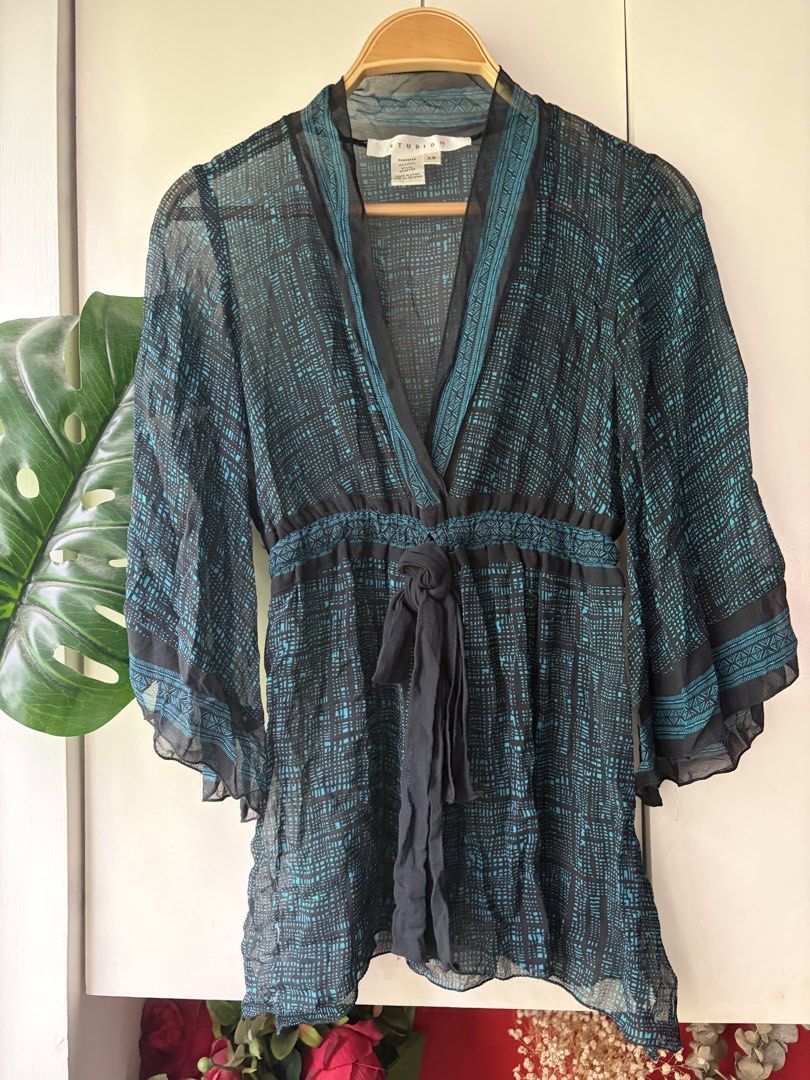 USA green silk longsleeve (Category: Blouses) located in Manila. Submitted by coolandchic (Listing ID 1454466343, Image 1). Description: .