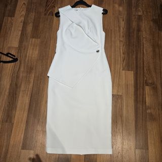 (Category: ) located in . Submitted by fashionistadeclutter (Listing ID 1454443926, Image 1). Description: .