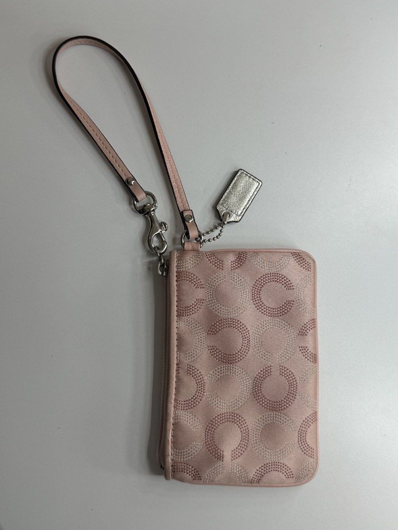 Vintage Coach Pink Wristlet (Category: Wallets & Card holders) located in Cavite. Submitted by yumicutie03 (Listing ID 1454533839, Image 2). Description: .